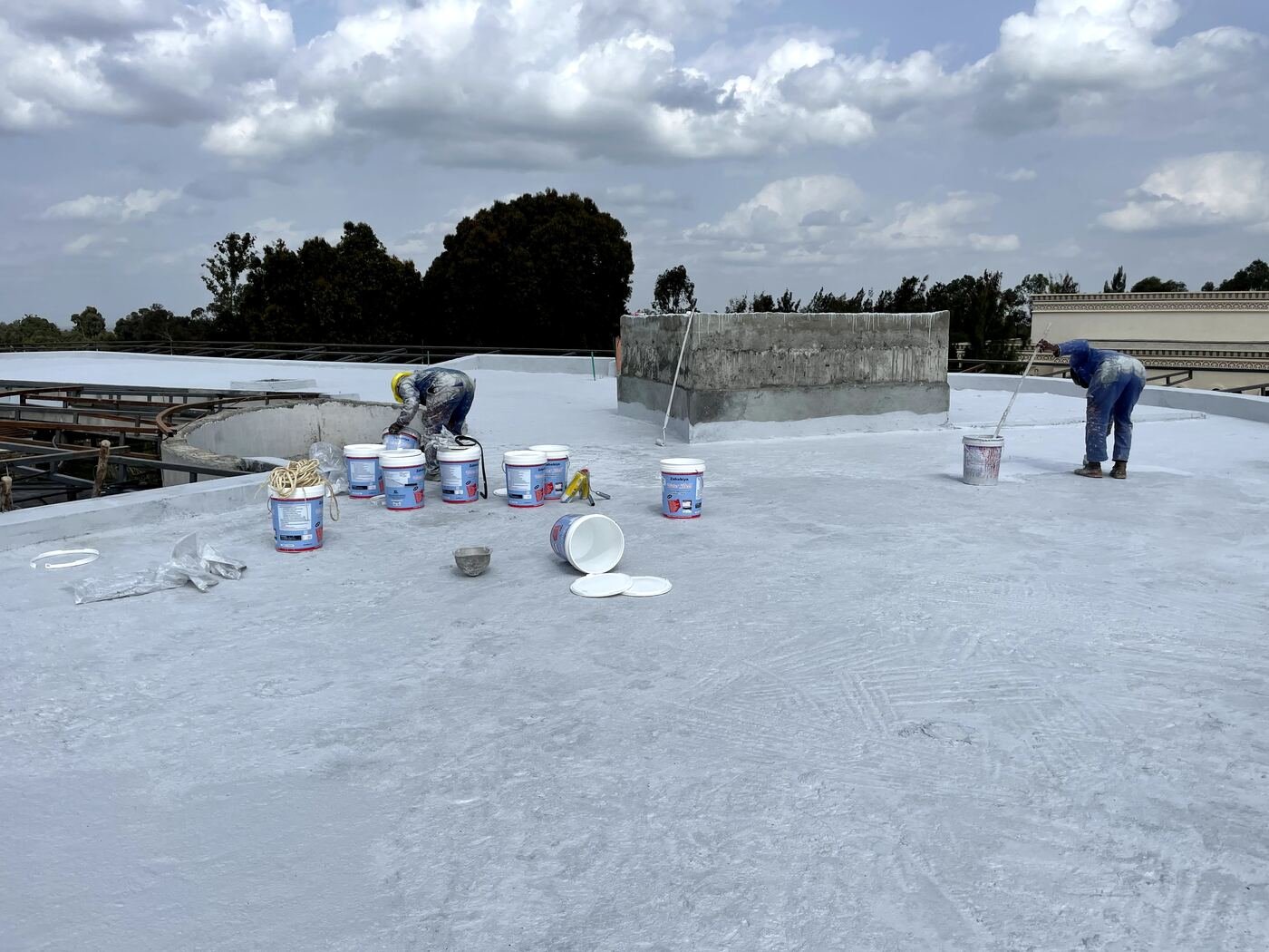 Applying roof terrace waterproof coating